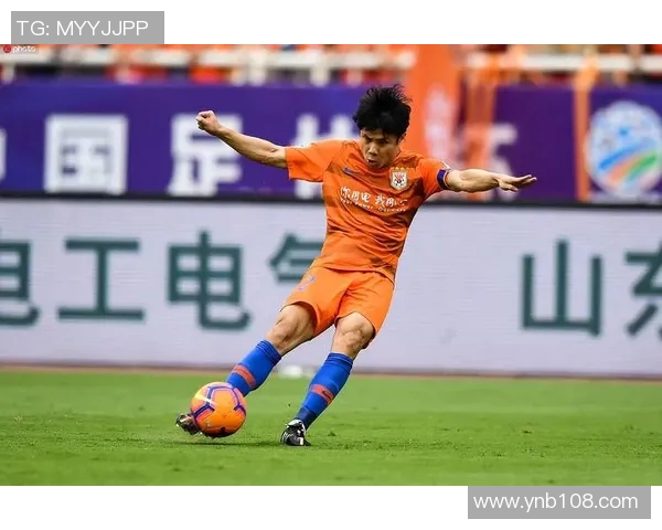 足球明星华丽转身瞬间展现丝滑魅力的精彩图片合集